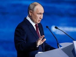 Russie : l’économie de guerre rattrapée par ses fragilités