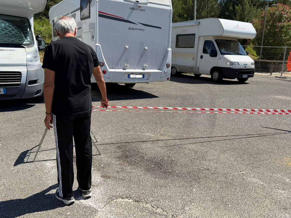 Il luogo del ritrovamento nel parcheggio del Castellaccio a Livorno